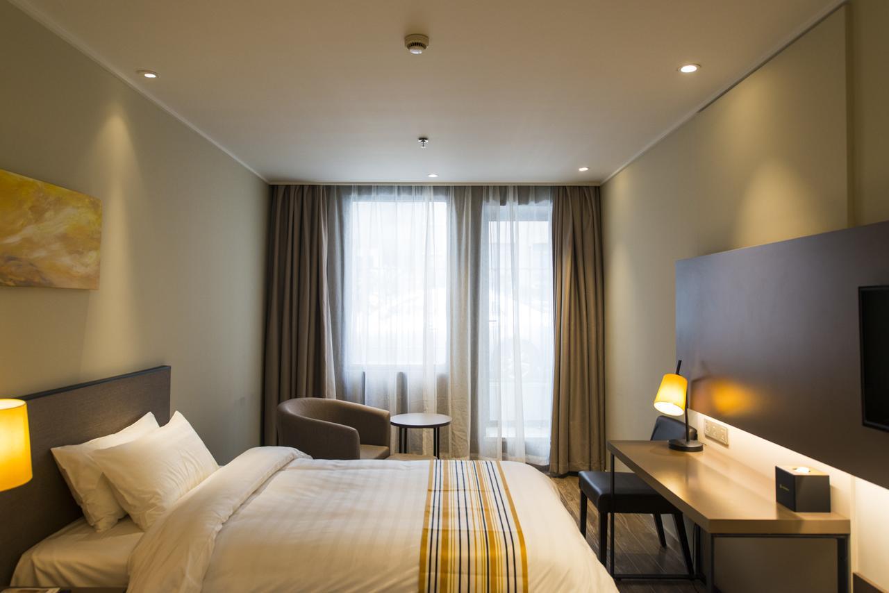 Home Inn Plus Shanghai Zhangjiang Park Exterior foto